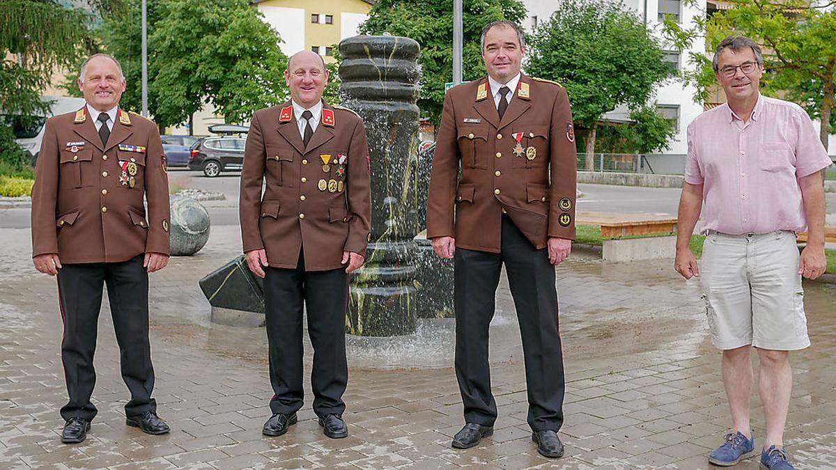 Bezirksfeuerwehrinspektor Franz Brunner, Abschnittskommandant Richard Stefan, Bezirksfeuerwehrkommandant Harald Draxl, Bürgermeister  Andreas Pfurner 