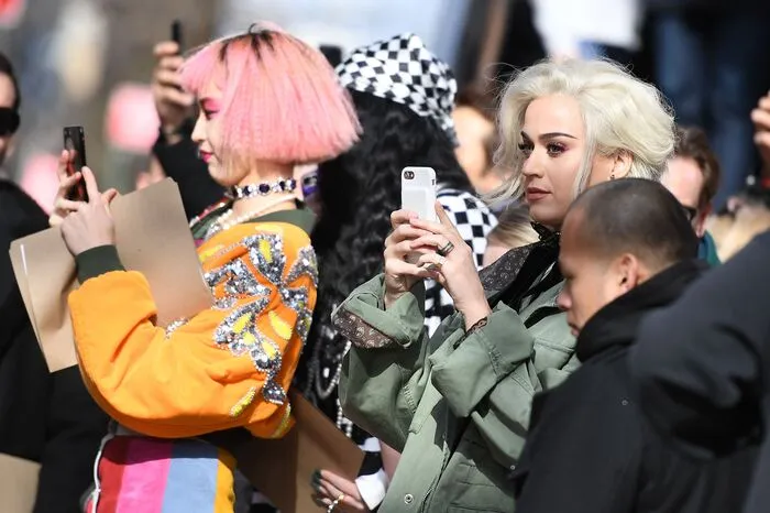 Gut getarnt mit ihrem neuen blonden Look: Katy Perry