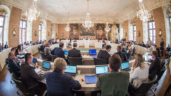 Landtag bestimmt, wer RH-Cef wird