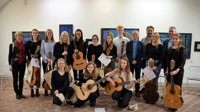 Schüler zweier Musikschulen gaben gemeinsam unter dem Motto "Gitarre im Fokus" zwei Konzerte.