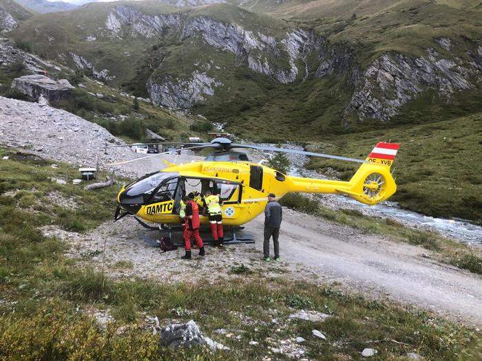 Der Hubschrauber flog die Tirolerin ins Krankenhaus 