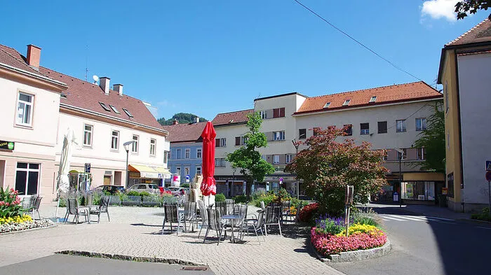 Der Brucker Minoritenplatz schläft seit mehreren Jahren den Dornröschenschlaf