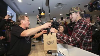 Ian Power erwarb als erster in Kanada legal Cannabis