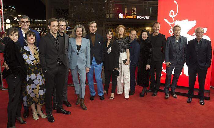 Prominent besetzt: Das Ensemble von "M" bei der Berlinale