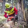 Obwohl der Arbeiter Schutzausrüstung trug, wurde er schwer verletzt