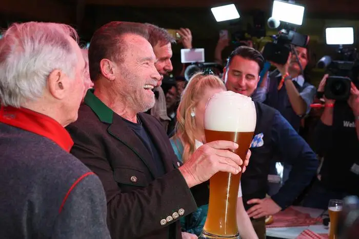 Arnold Schwarzenegger in bester Laune