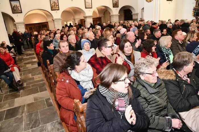 Im Publikum waren auch zahlreiche Sängerinnen und Sänger aus der Umgebung.