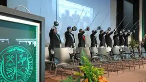 Das Chargieren auf der Bühne bei akademischen Feiern ist an der Montanuni nicht mehr vorgesehen