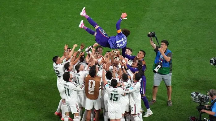 Mexiko feierte nach einer beeindruckenden Gruppenphase sich selbst und auch Tormann-Legende Guillermo Ochoa 