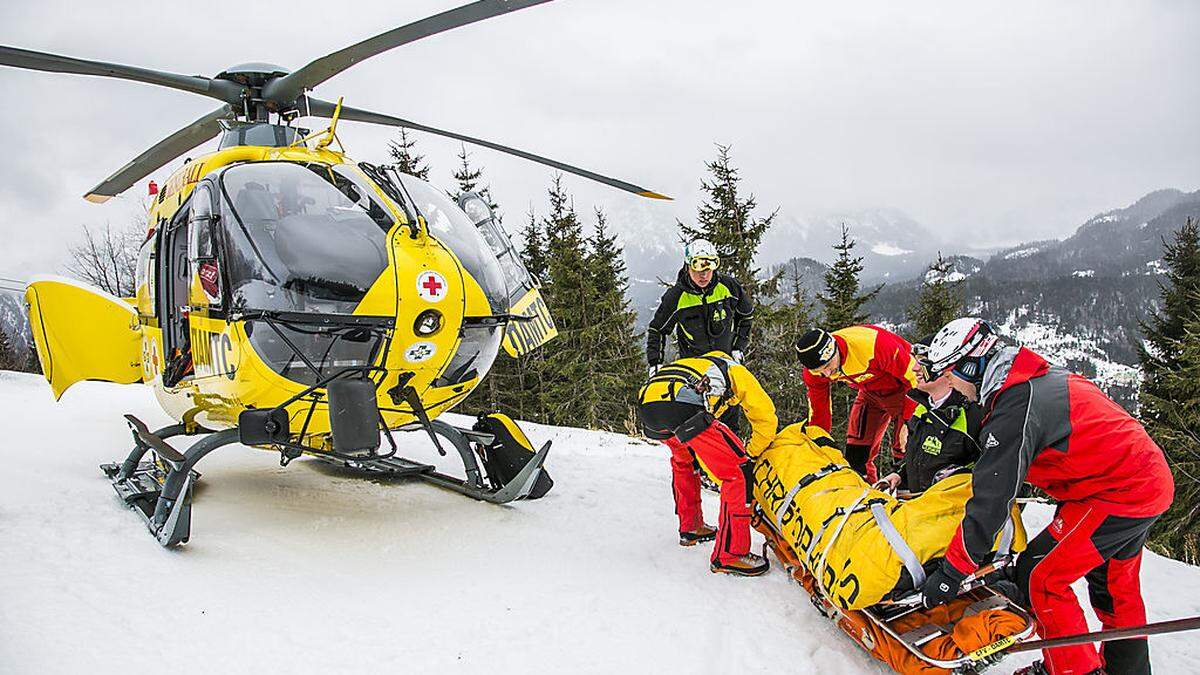 Immer wieder verletzten sich Skifahrer und Snowboarder auf Österreichs Pisten schwer