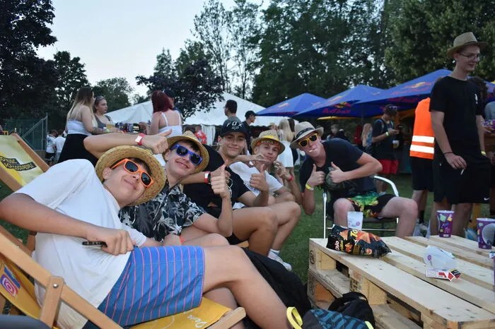 Die von der jungen Stadt Weiz organisierte Baywatch-Party versammelte alle Freunde und Freundinnen von Sommer, Musik und Party, um es wieder richtig krachen zu lassen.