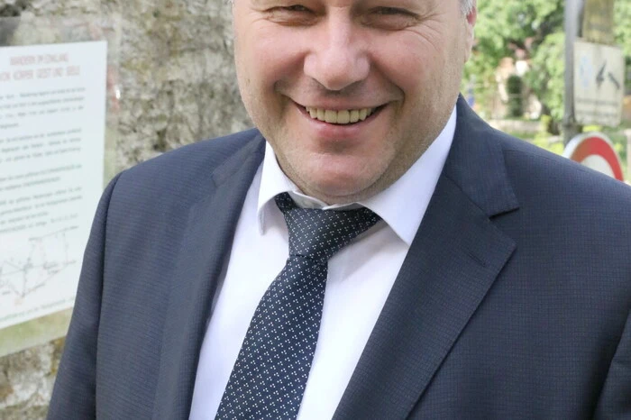 Unter den Gläubigen unter anderen gesehen: ORF-Sportchef Tono Hönigmann sowie Manfred Herrnhofer (Foto), Vizepräsident des Landesgerichtes Klagenfurt.  