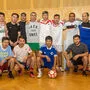 Ein Teil des FC International beim Training im Turnsaal des Ingeborg-Bachmann-Gymnasiums