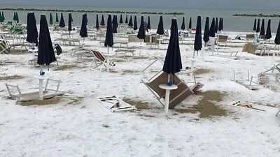 Hagel am Strand von San Benedetto