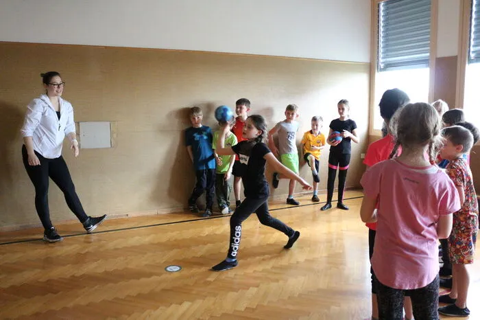 ... Handball gespielt ...