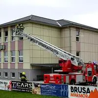 Mithilfe der Drehleiter der FF Köflach wurde die Rettung von Personen aus dem Obergeschoß geübt