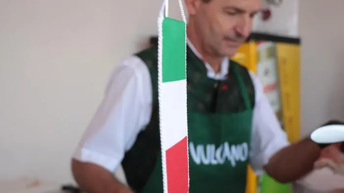 Beim internationalen Schinkenkulinatirum in der Vulcano Schinkenmanufaktur Auersbach gab es Kostproben aus Österreich, Spanien, Kroatien, Slowenien, Italien, Frankreich, Portugal und der Schweiz.
