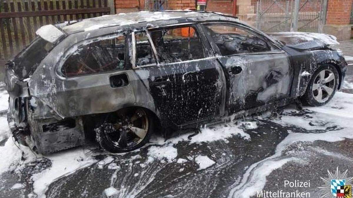 Bub (9) rettete kleine Schwester aus brennendem Auto