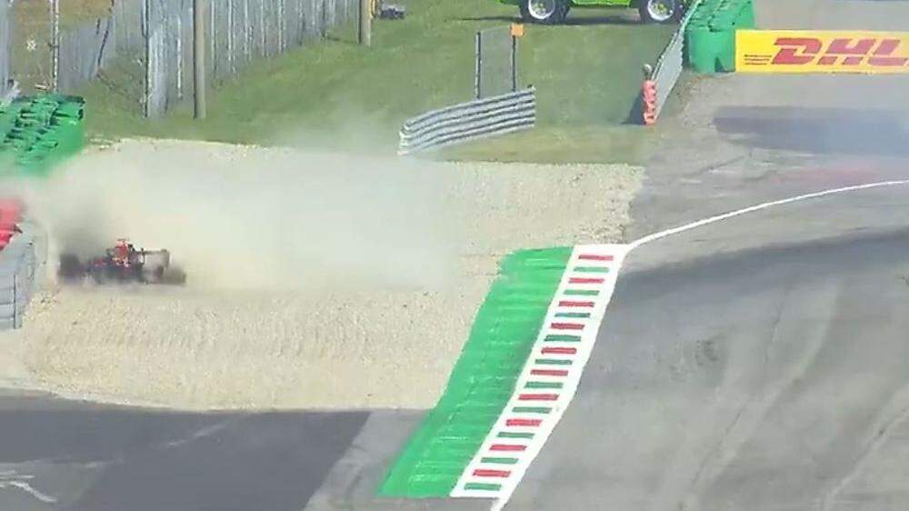 Max Verstappen landete beim Training in Monza im Reifenstapel