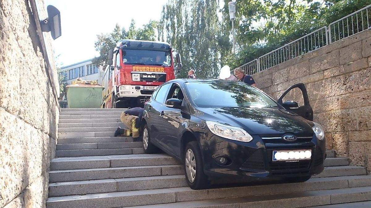 Nach 2015 musste nun zum zweiten Mal ein Lenker auf dieser Stiege geborgen werden