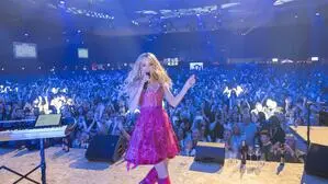 Naschenweng bei ihrem Auftritt in Graz 