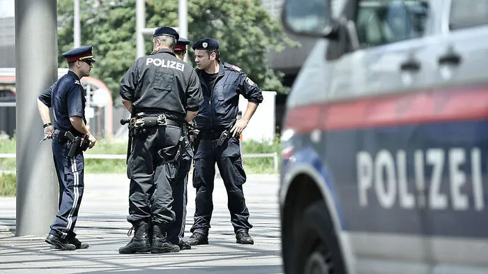 Polizeipatrouillen am Praterstern