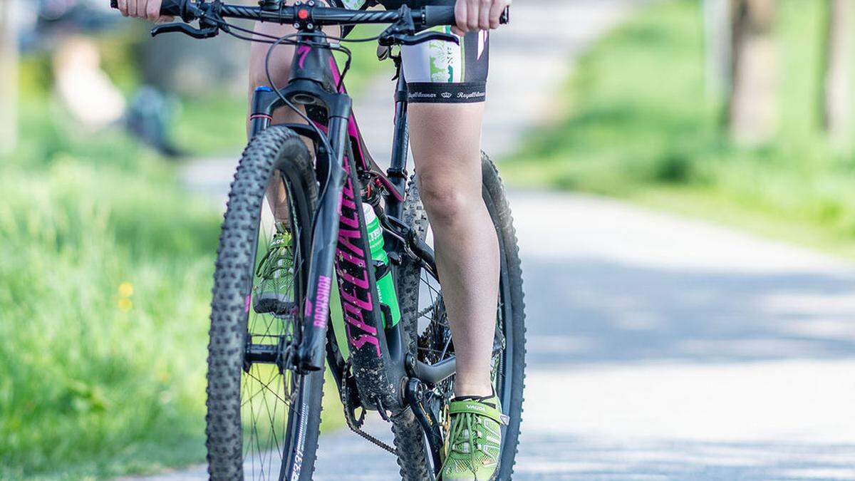 Eine 44-jährige Frau kam mit dem Mountainbike zu Sturz (Symbolfoto)