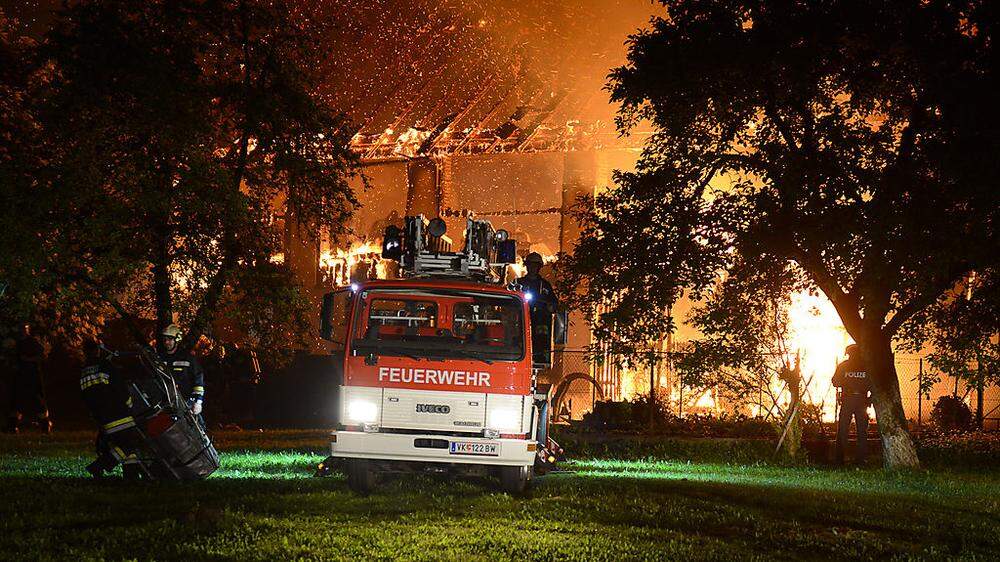 Ein Wirtschaftsgebäude in Globasnitz brannte im Juni 2013 bis auf die Grundmauern nieder