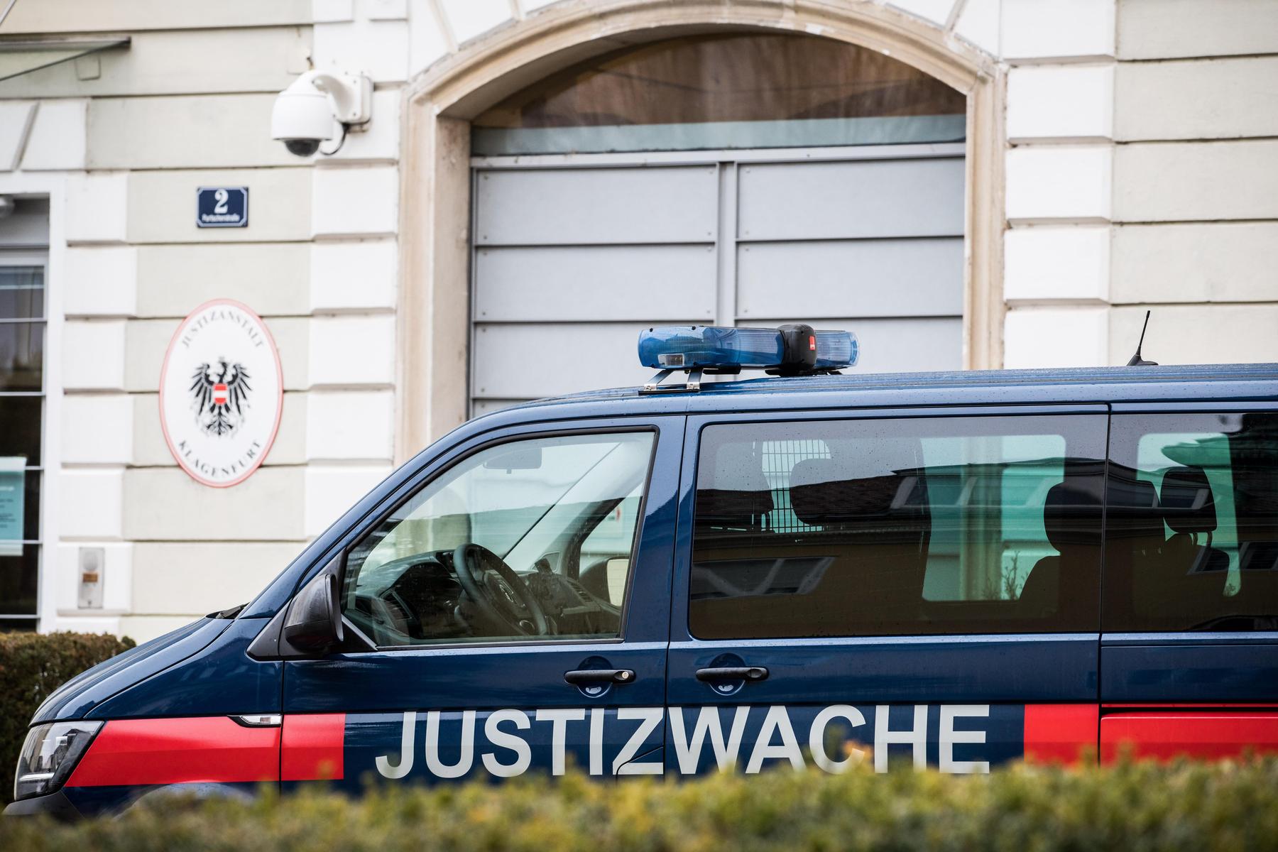 Täter in Haft: Mann in Kärnten auf offener Straße niedergestochen: Rätselraten um Motiv