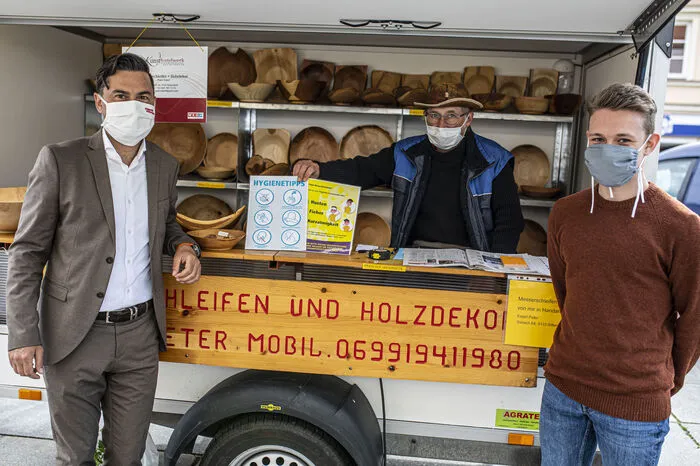 "Die Märkte werden ganz gut angenommen. Man merkt aber, dass die Leute nicht mehr so lange Verweilen, keinen Café trinken oder eine Wurst essen", sagt Bürgermeister Markus Lakounigg.