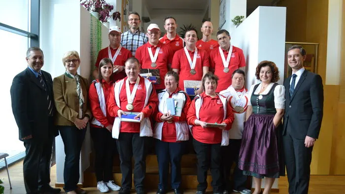 Die Sportler der Lebenshilfe Hartberg wurden im Rahmen einer Feier in der Fachschule Hartberg-St. Martin für ihre erfolgreiche Teilnahme an den Special Olympics World Winter Games in der Steiermark geehrt.