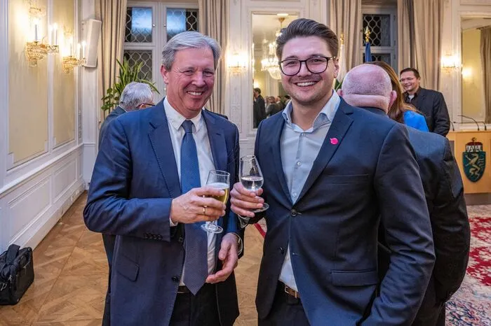Roland Reischl (Woche) und Niko Swatek (Neos)