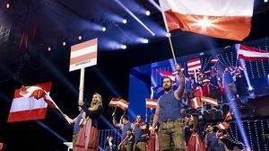 Fahnenparade zur Eröffnung: Österreich ist mit 54 Teilnehmerinnen und Teilnehmer (14 aus der Steiermark) vertreten