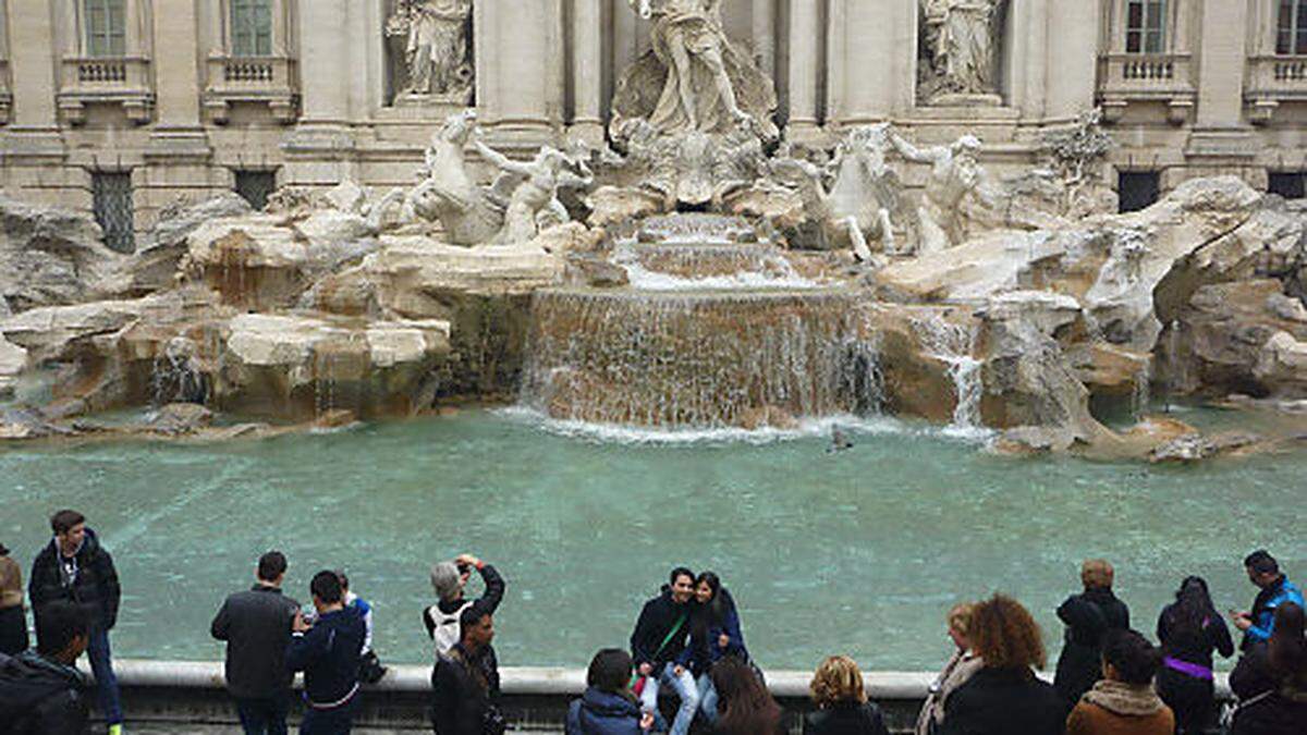 Der Trevi-Brunnen: noch immer Publikumsmagnet