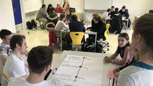 25 Schüler der HAK Feldbach stellten sich bei der „Styrian Challenge“ dem Thema „cooler Arbeitsplatz“