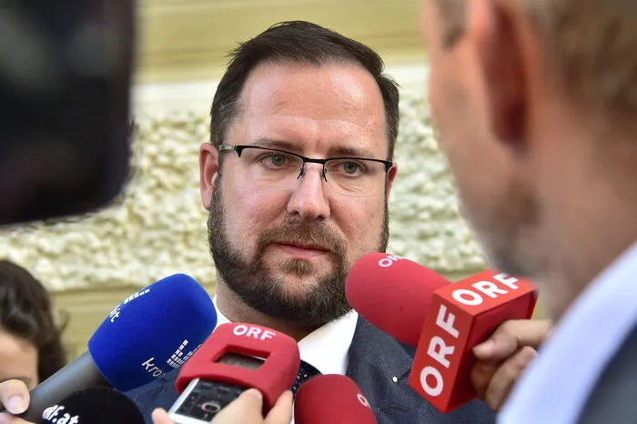 Zunächst sprach Bundesgeschäftsführer Joachim Stampfer