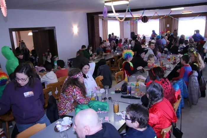 Über Einladung der Gemeinde Kainach wurde beim Dorfwirt Bojer ausgelassen gefeiert, die Kinder bekamen Würstel und Getränke von der Gemeinde spendiert. 