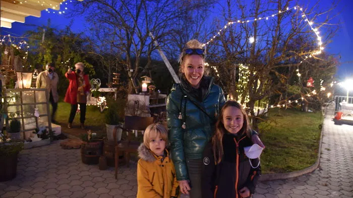 Zwei Tage lang konnte man sich bei der Oikos Weihnachtsausstellung in Klagenfurt persönlich bezüglich Weihnachtsdeko und Weihnachtsschmuck umsehen. Da der Lockdown dazwischenkommt verkauft der Oikos Verein jetzt die Sachen wie im Vorjahr über Facebook, Mitarbeiter stellen sie zu. Bei der Eröffnung der Ausstellung am Industriering gab es Kekse und Punsch 2Go.