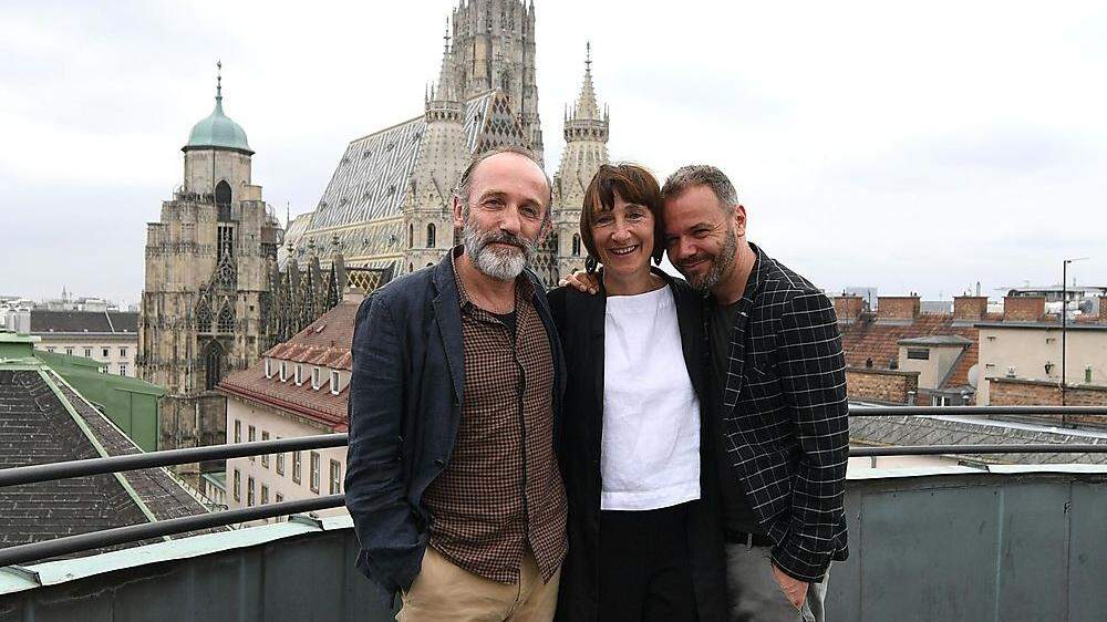 Regisseur Karl Markovics, Intendantin Elisabeth Sobotka und Regisseur Johannes Erath bei der Programmpräsentation in Wien