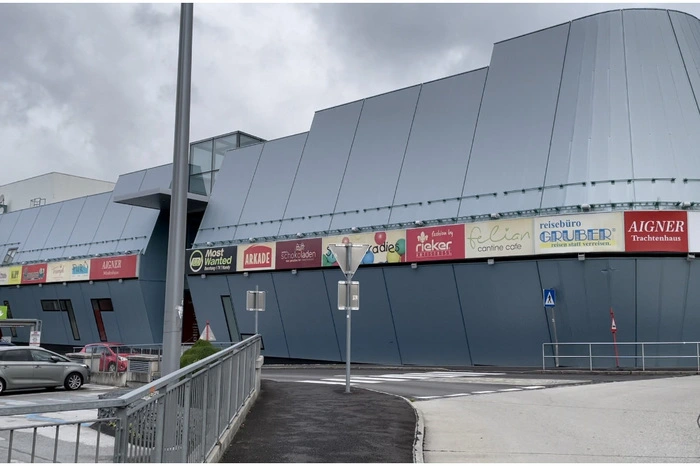 Optimismus im Einkaufszentrum Arkade