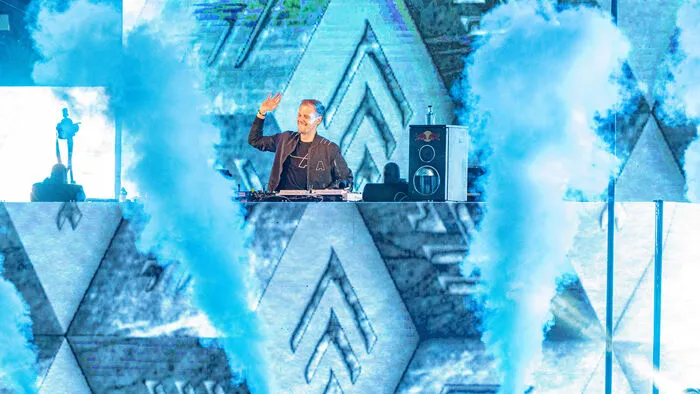 Die niederländische DJ-Legende Armin van Buuren trat spätabends in Graz auf