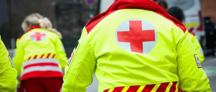 Tödlicher Unfall: Fassadenreiniger geriet in Hochspannungsleitung