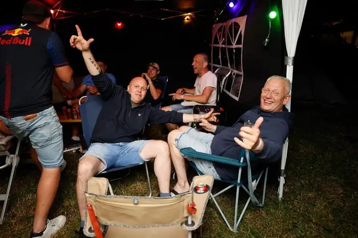 Der Campingplatz Pink verwandelte sich in ein buntes Partydorf mit ausgelassener Stimmung