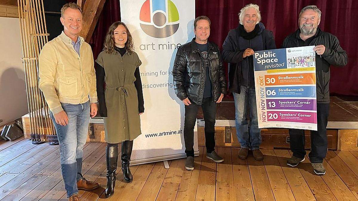 Bürgermeister Mario Abl, Obfrau Verein &quot;Art Mine&quot; Maeve Doyle, Kulturreferent Rene Pichler, Leiter des Stadtmuseums Trofaiach Wolfgang Slamnig und Desmond Doyle vom Verein &quot;Art Mine&quot; 