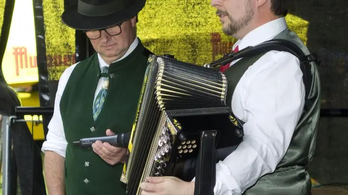 Am 22. Juni 2024 fand der 19. Knittelfelder Oberlandler-Kirta statt, beginnend mit dem traditionellen Oberlandler-Marsch.