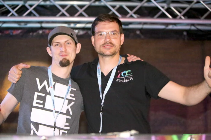 Rene Wallner (rechts), Gründer und Präsident des Straßburger „Young Culture Clubs“ (YCC), war es gelungen, Ausnahmemusiker Josh mitsamt exzellenter Band für einen Auftritt im Gurktal zu gewinnen.