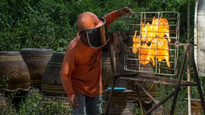 Nicht viele Küchenchefs ziehen sich die Schweißermaske über, bevor sie ihre Arbeit beginnen...