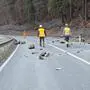 Felsbrocken landeten am späten Montagabend auf der B 20