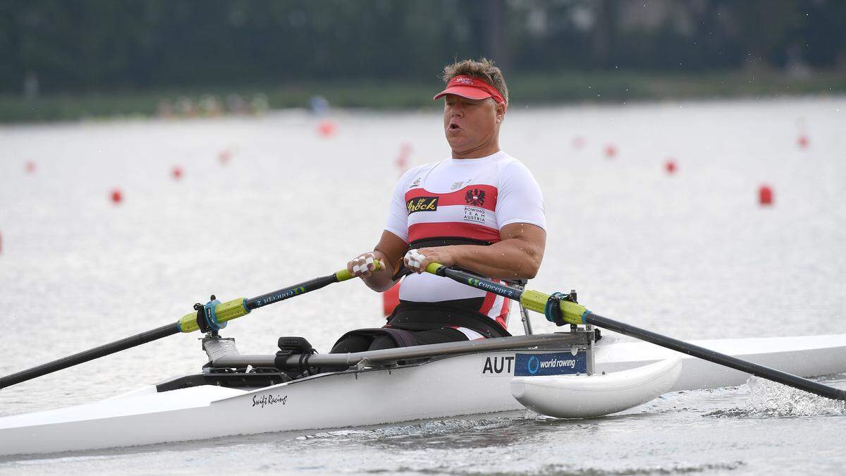 Klaus Dolleschal in seinem speziell für ihn adaptierten Renn-Einer