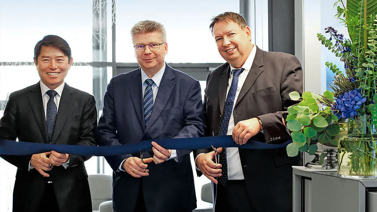 Prof. Kangki Lee, Business Field Leader, High Power Systems, AVL Prof. Dr. Marko Dekena, Executive Vice President, Global Business Development, Sales and International Operations, AVL Jürgen Kudritzki, Head of Marine Business AVL, Standortleitung Hamburg   